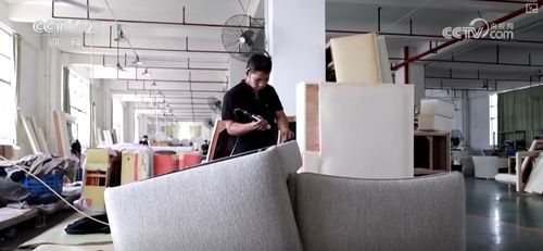 買 買 買 國產(chǎn)家具憑 硬核產(chǎn)業(yè)鏈 高時(shí)效交貨服務(wù) 過硬產(chǎn)品 圈粉海外消費(fèi)者